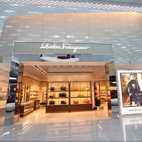 KEVIN - Picture 2 of 6